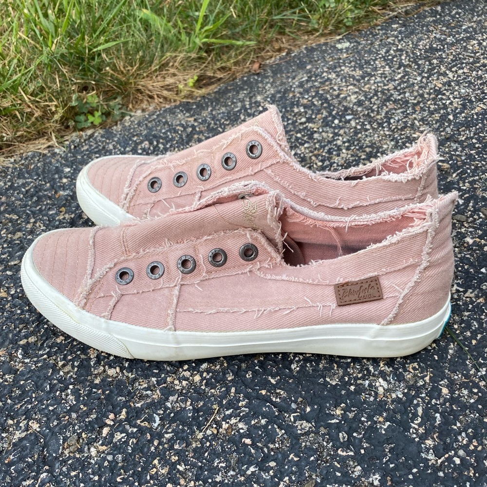 Blowfish sneakers by Malibu in pink